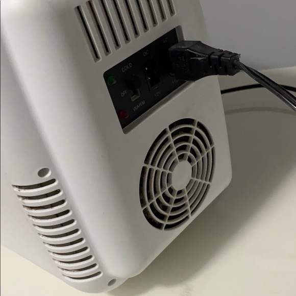 Cooluli mini beauty fridge - Picture 3 of 4